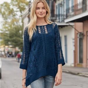 Sundance sheer lace 3/4 sleeve tunic ✨💙✨